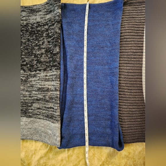3 Knit Infinity Scarves - Picture 4 of 7